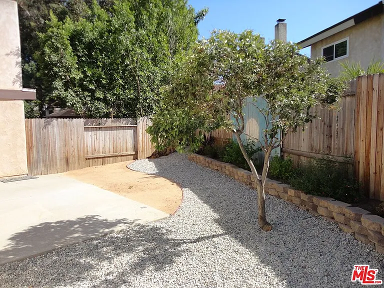 1850 Galway Ln — Photo 18