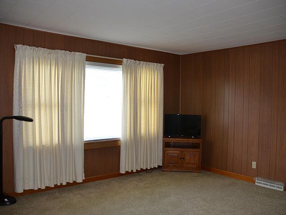 3rd image of 5239 E Main St
