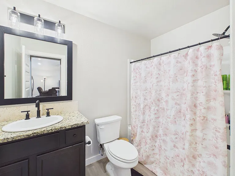 7603 John Thomas — Photo 11