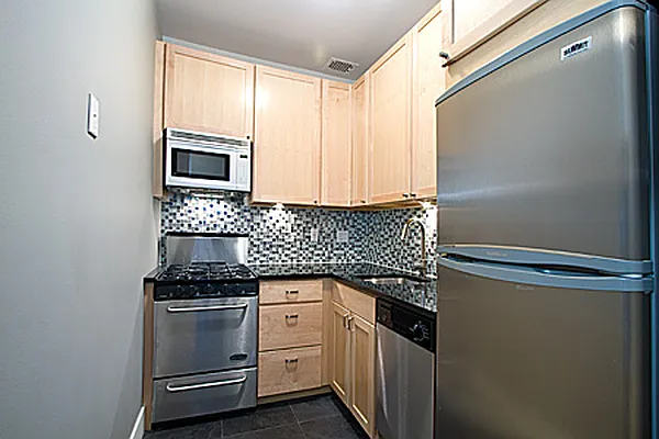 Sold by Nest Seekers International | media 8