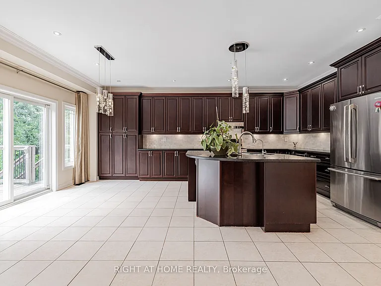 67 Timna Cres — Photo 10