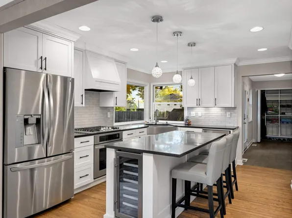 5017 Richmond Dr, Edina, MN 55436