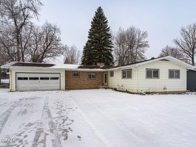 814 Terry Ave, Larimore, ND, 58251