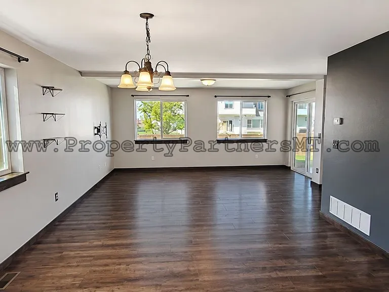 107 Tail Feather Ln — Photo 2
