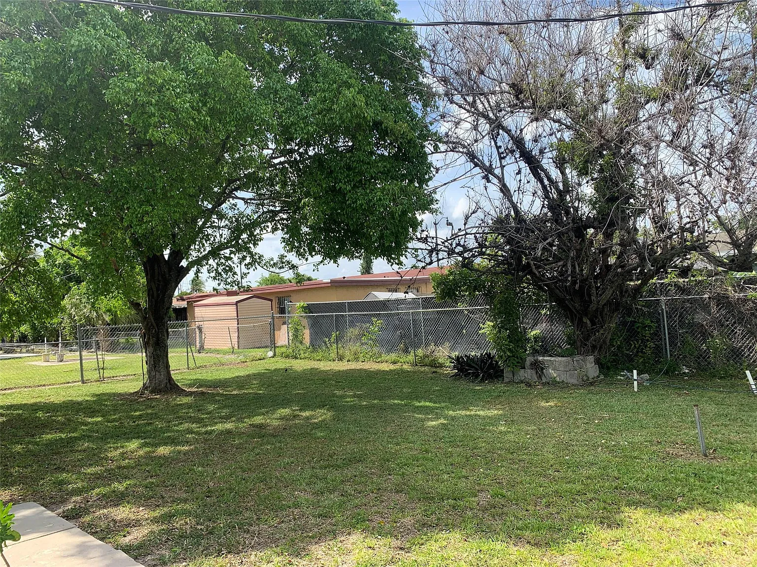 3 bed, 1.0 bath, 1086 sqft, $2,600 — Photo 4