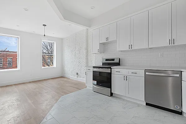 Rented by Compass | media 9