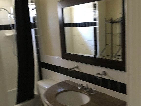 5th image of 430 N 3rd St APT A