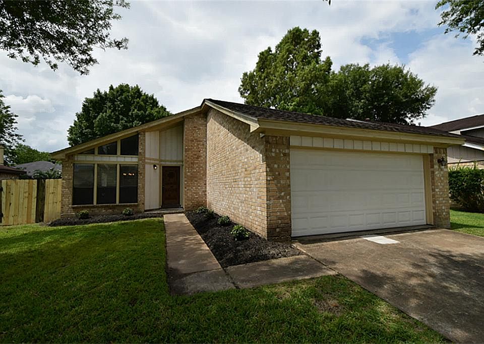 1st image of 12047 Longbrook Dr