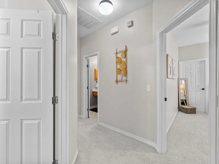 11350 Balcones Dr — Photo 24