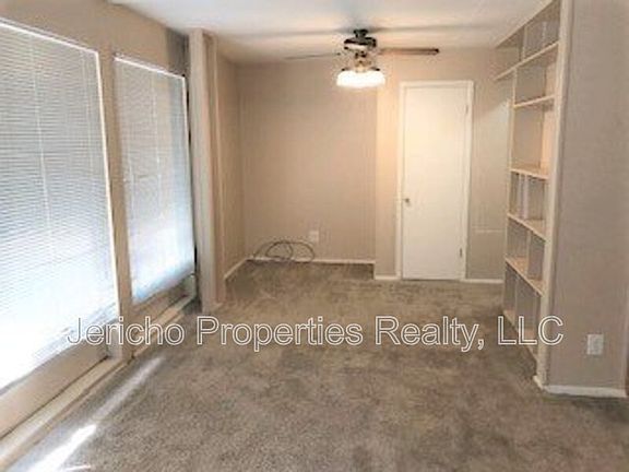 3rd image of 1310 S Grape St