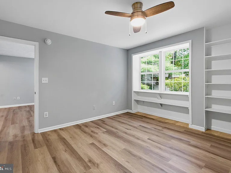 4915 Powell Rd — Photo 31