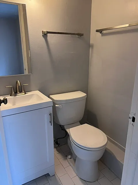 3 bed, 1.5 bath, 800 sqft, $1,700 — Photo 3