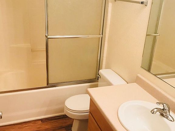 3rd image of 75-5743 Alahou St APT 204
