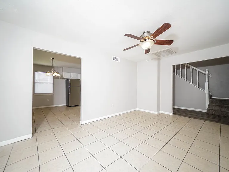 10919 Skybird Dr — Photo 6