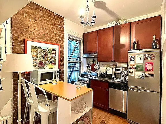 2nd image of 10 Gay St APT 4A