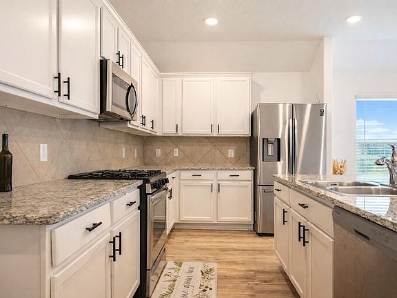 4th image of 9515 Vicksburg Rd