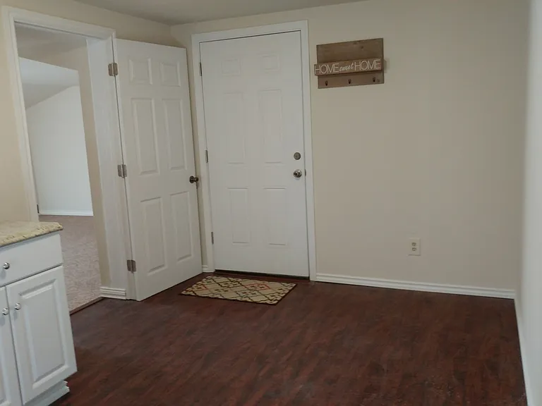 3242 Hilyard Ave — Photo 5