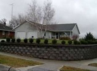 106 E Bluff St, Carroll, IA 51401