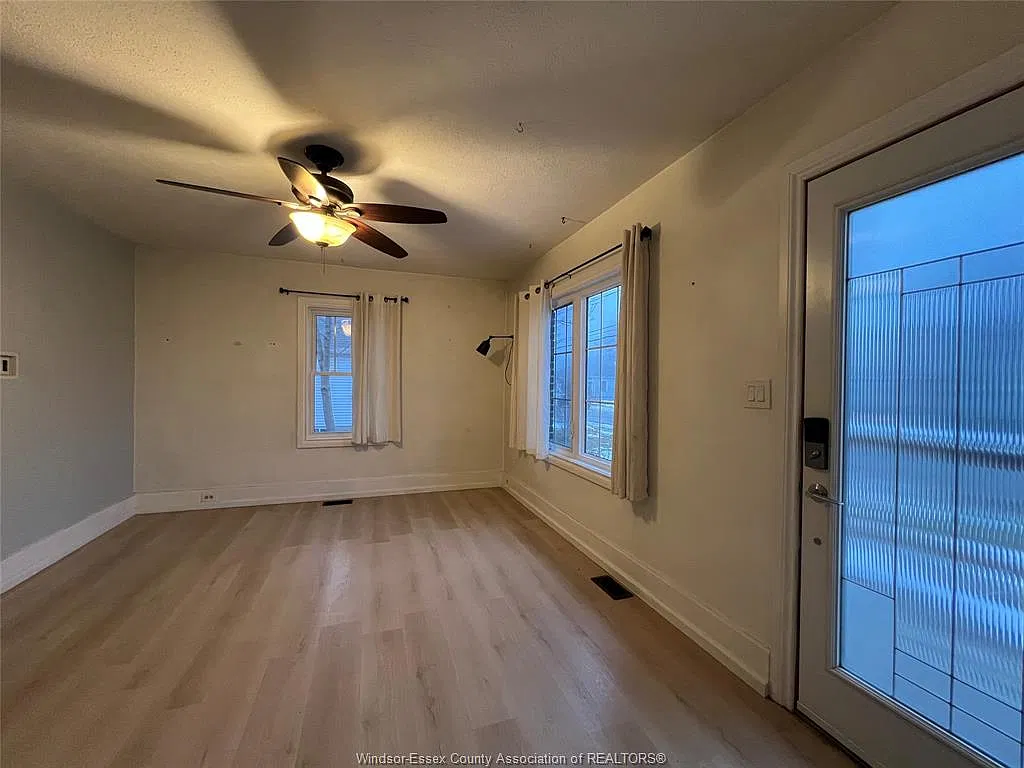 2 bed, $800 — Photo 4