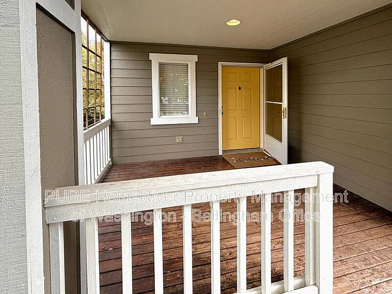 3 bed, 2.5 bath, 1712 sqft, $2,545 — Photo 2