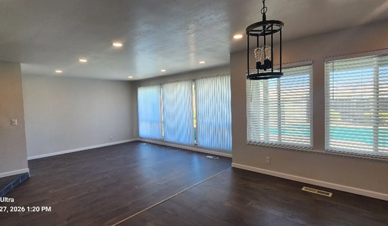 Beautifully Remodeled 3-Bedroom 2.5 Bath Home with Pool in Vallejo — Photo 4