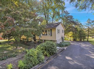 3259 E Galen Hall Rd, Reinholds, PA 17569