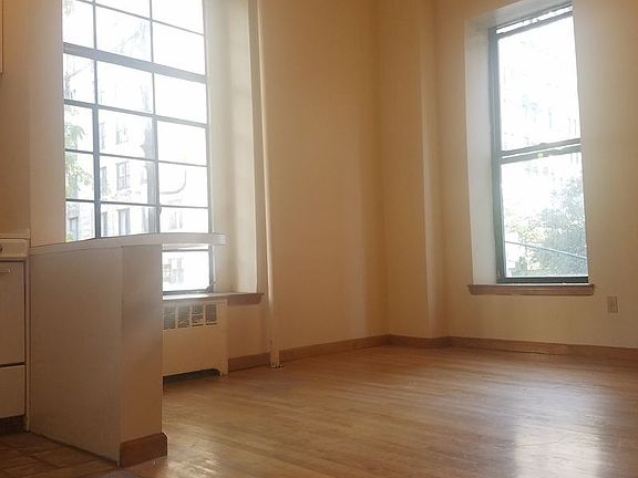 2nd image of 621 W End Ave APT 2E
