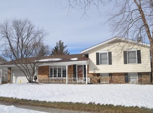 1267 Fellows St, St Charles, IL
