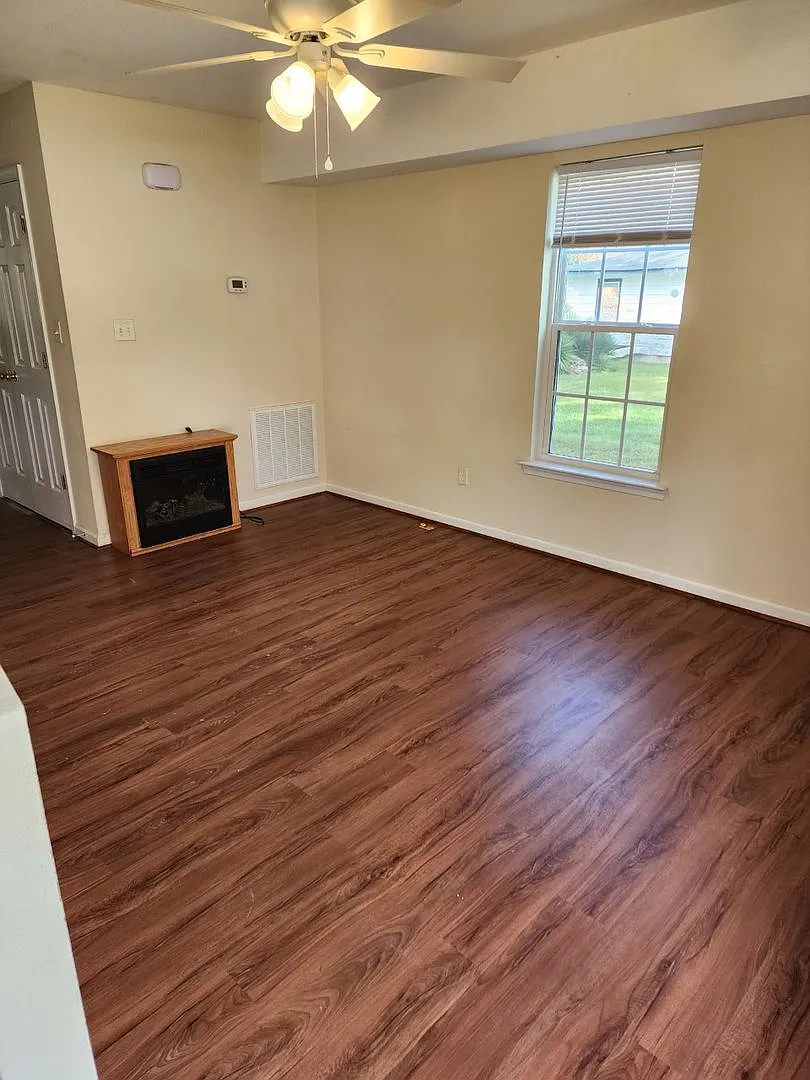 Home located in the Heart of Elizabeth City. — Photo 3