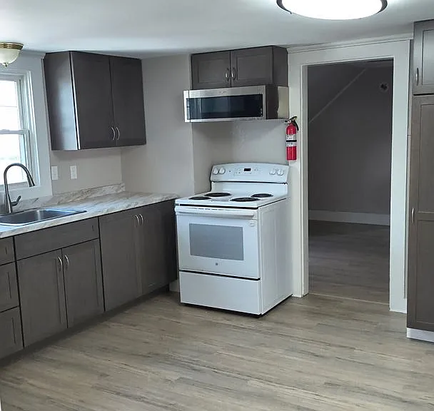 8 Veteran Ct — Photo 2