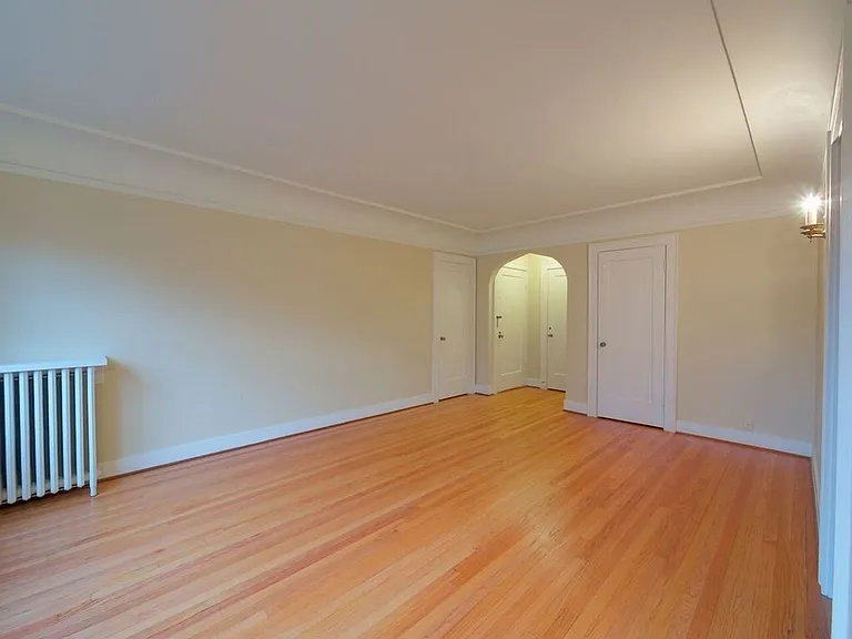 416 Summit Ave E — Photo 25