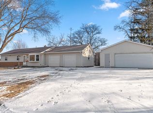 1884 Adolphus St, Saint Paul, MN 55117