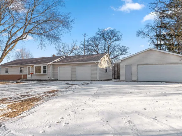 1884 Adolphus St, Saint Paul, MN 55117