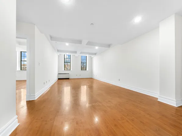 45-02 Ditmars Boulevard image 1 of 5