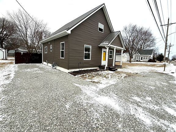 3rd image of 1810 E Elmore St