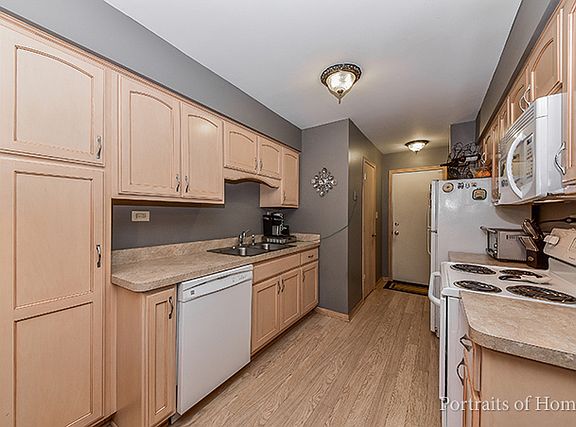 4th image of 209 W Manor Dr Unit C