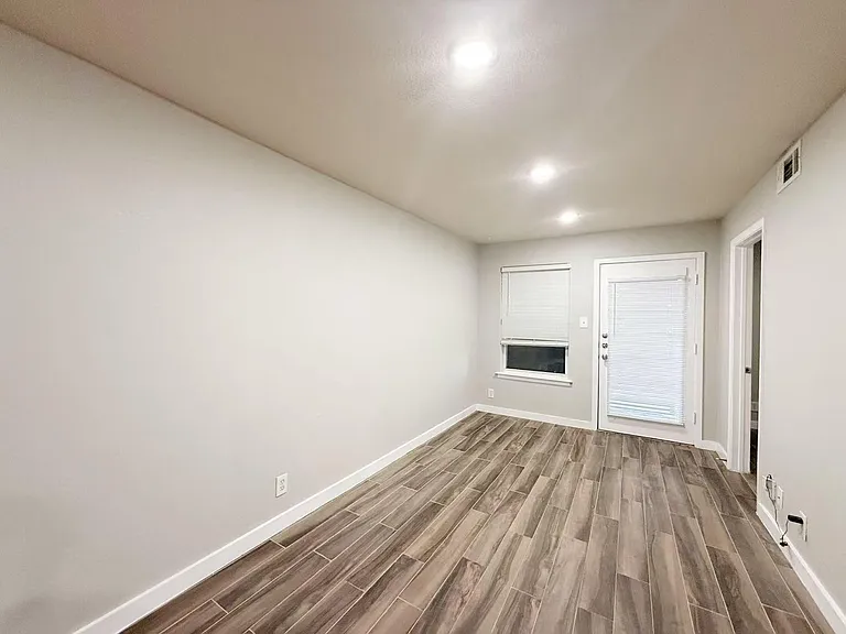 2020 S Congress Ave #1106 — Photo 7
