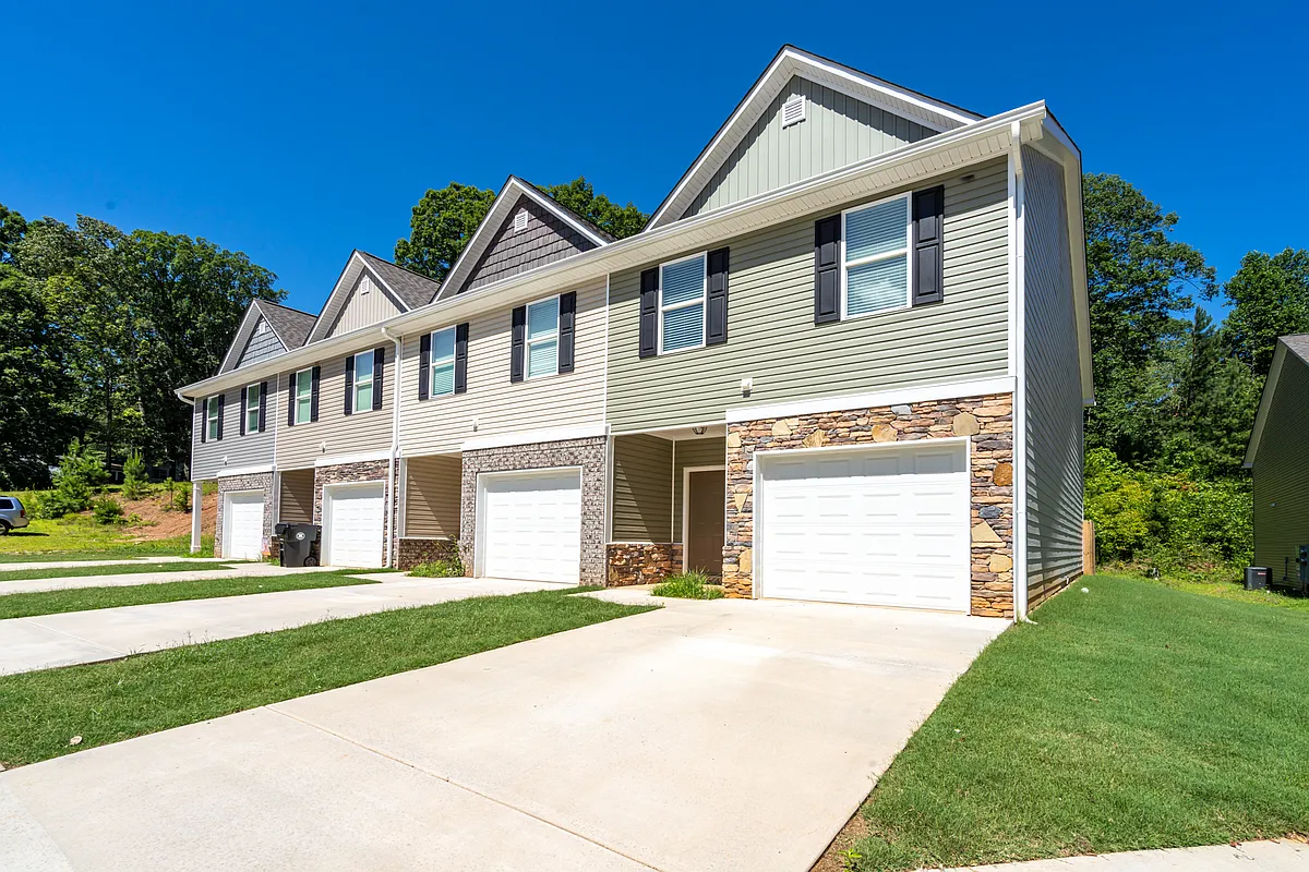 Building Photo - 2705 Hickory Ln
