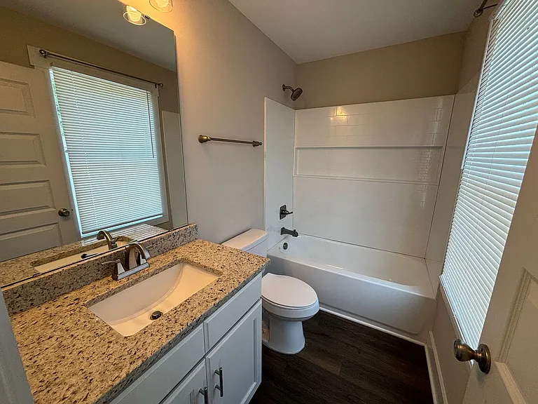 1402 Martin Luther King Jr Ave #B — Photo 6