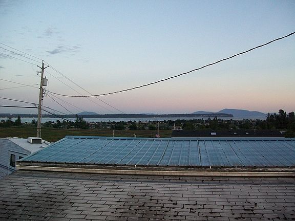 LOOKING AT BAY FROM BACK POURCH