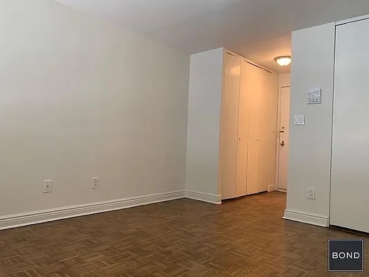 Rented by Bond New York | media 26