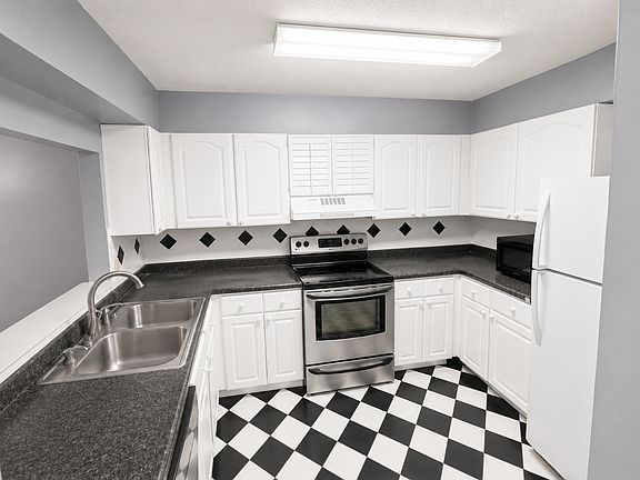 5th image of 1780 4th Crompton Ct #B