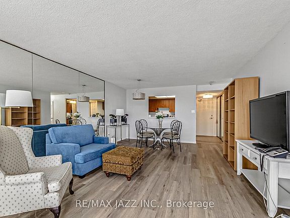 5th image of 10 Dean Park Rd #318