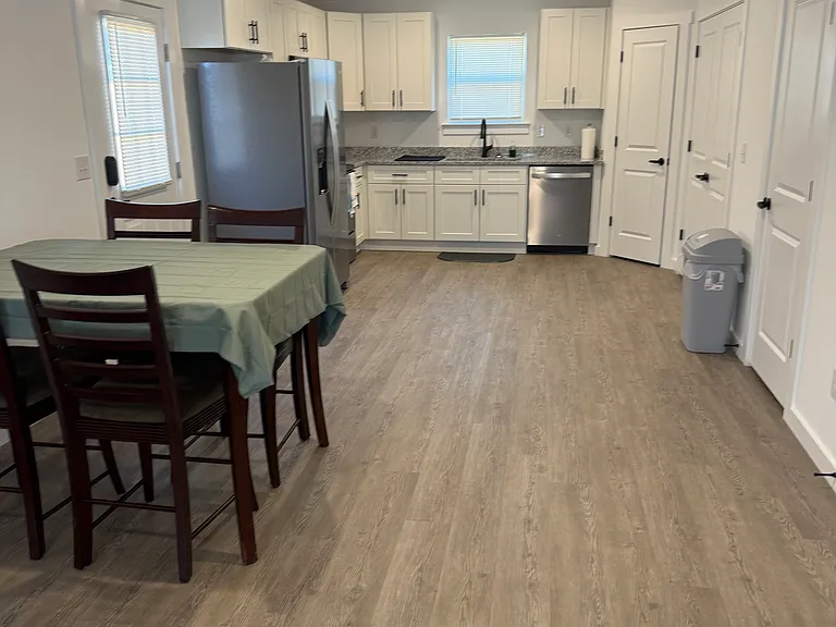 Catawba Ave — Photo 3