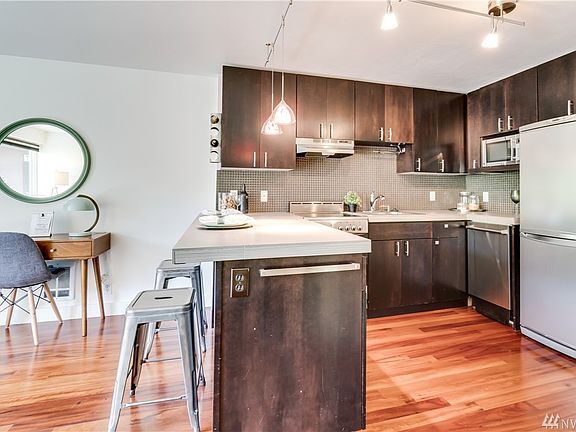 5th image of 752 Bellevue Ave E APT 305