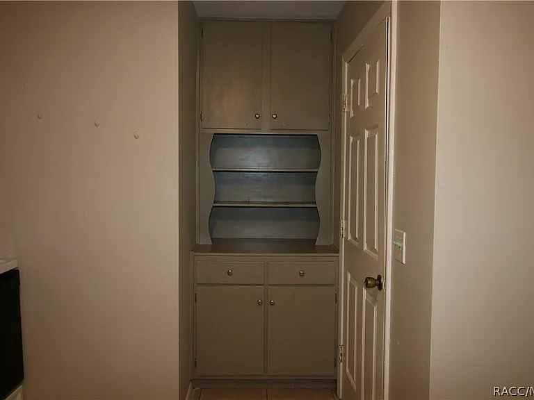 13 S Washington St — Photo 14