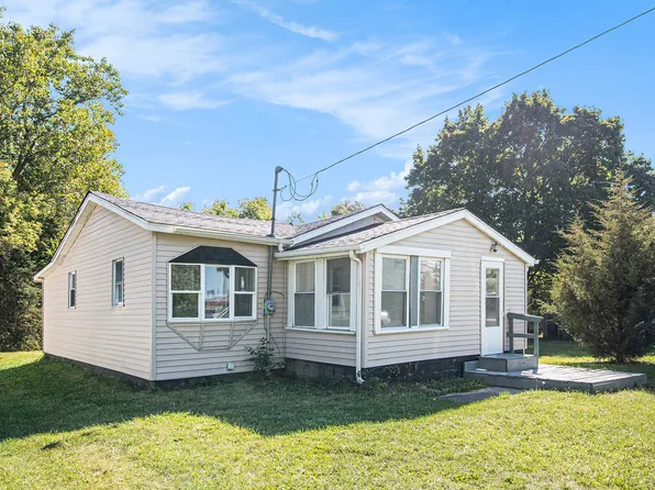 16967 Jones Lake Rd, Lansing, MI 48906