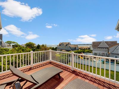 573 Wolcott Ave, Middletown, RI, 02842