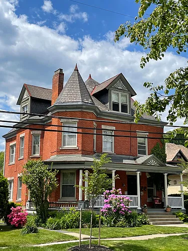 305 Western Ave #1 Photo 1
