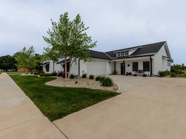 807 E Thompson St, Princeton, IL 61356